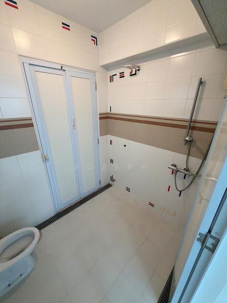 51 Commonwealth Drive, 51 Commonwealth Drive, Alexandra / Commonwealth, 1 Bedroom, 506 sqft, HDB Flat For Sale, by Joseph Chin, 500261889 - Bathroom - PropertyGuru.com.sg