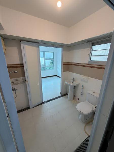 51 Commonwealth Drive, 51 Commonwealth Drive, Alexandra / Commonwealth, 1 Bedroom, 506 sqft, HDB Flat For Sale, by Joseph Chin, 500261889 - Bathroom - PropertyGuru.com.sg