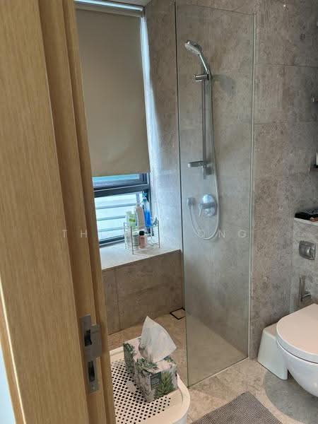 Soleil @ Sinaran, 2 Sinaran Drive, Newton / Novena, 1 Bedroom, 581 sqft, Condominium For Sale, by Thomas Ong, 500261906 - Bathroom - PropertyGuru.com.sg