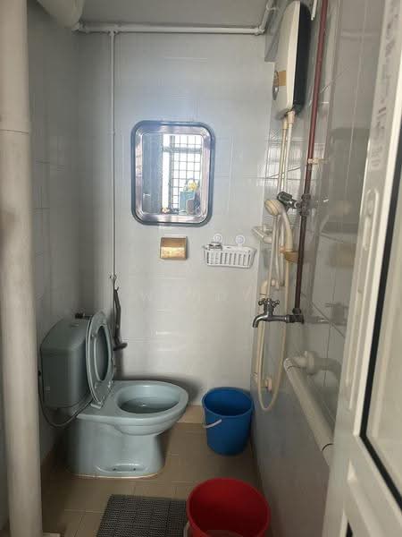 5 Upper Aljunied Lane, 5 Upper Aljunied Lane, Macpherson / Potong Pasir, Room Rental, 100 sqft, HDB Flat For Rent, by Wendy Tang, 500261911 - Bathroom - PropertyGuru.com.sg
