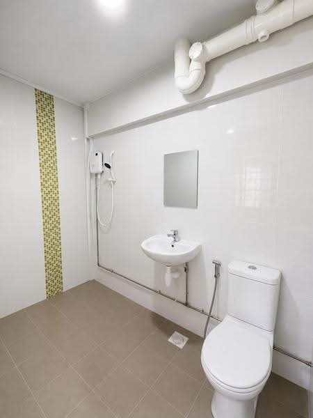 429 Tampines Street 41, 429 Tampines Street 41, Pasir Ris / Tampines, 3 Bedrooms, 1,539 sqft, HDB Flat For Sale, by Jose Loh Zhenhao, 500261915 - Bathroom - PropertyGuru.com.sg