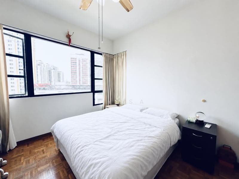 Central Green, 1 Jalan Membina, Alexandra / Commonwealth, 2 Bedrooms, 926 sqft, Condominium For Sale, by Alyssa Poh, 500261917 - Master Bedroom - PropertyGuru.com.sg