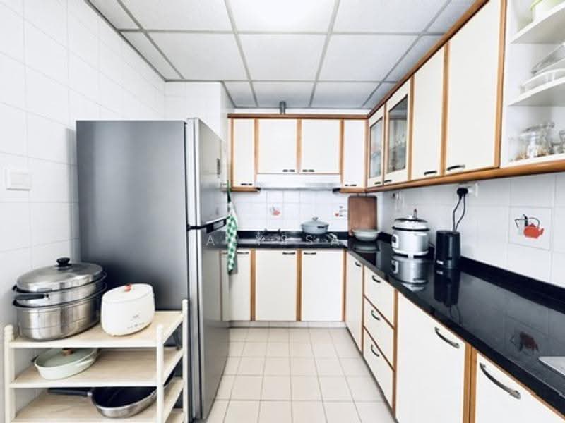 Central Green, 1 Jalan Membina, Alexandra / Commonwealth, 2 Bedrooms, 926 sqft, Condominium For Sale, by Alyssa Poh, 500261917 - Kitchen - PropertyGuru.com.sg