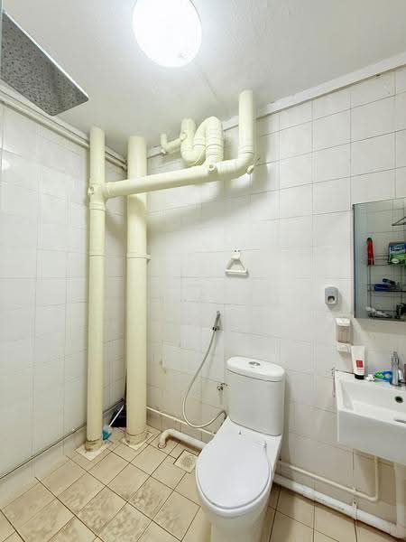 926 Hougang Street 91, 926 Hougang Street 91, Hougang / Punggol / Sengkang, 3 Bedrooms, 1,087 sqft, HDB Flat For Sale, by James Yeo, 500261934 - Bathroom - PropertyGuru.com.sg