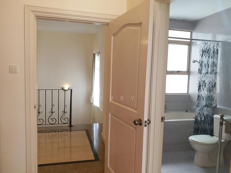 Leonie Condotel, 2 Leonie Hill Road, Orchard / River Valley, 4 Bedrooms, 4,843 sqft, Condominium For Rent, by Perry Siow, 500261936 - Bathroom - PropertyGuru.com.sg