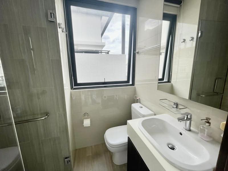 Primedge @ Geylang, 45 Lorong 34 Geylang, Eunos / Geylang / Paya Lebar, 2 Bedrooms, 883 sqft, Condominium For Sale, by Veronica Tan, 500261938 - Bathroom - PropertyGuru.com.sg