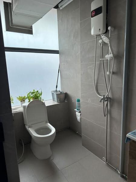 Enterprise Hub, 48 Toh Guan Road East, Boon Lay / Jurong / Tuas, 1,250 sqft, Factory / Workshop (B2) For Rent, by Melissa Chio, 500261942 - Bathroom - CommercialGuru.com.sg