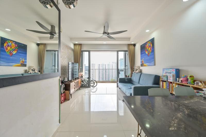 138D Yuan Ching Road, 138D Yuan Ching Road, Boon Lay / Jurong / Tuas, 3 Bedrooms, 958 sqft, HDB Flat For Sale, by Adriel Li Yewen, 500261955 - Living Room - PropertyGuru.com.sg