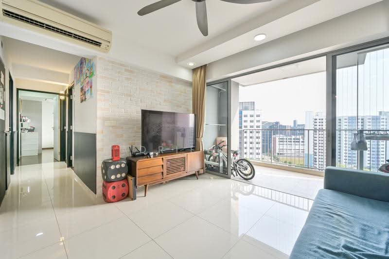 138D Yuan Ching Road, 138D Yuan Ching Road, Boon Lay / Jurong / Tuas, 3 Bedrooms, 958 sqft, HDB Flat For Sale, by Adriel Li Yewen, 500261955 - Living Room - PropertyGuru.com.sg
