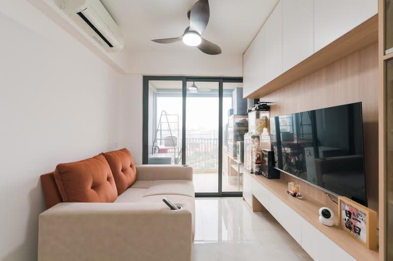 The Florence Residences, 99 Hougang Avenue 2, Hougang / Punggol / Sengkang, 2 Bedrooms, 721 sqft, Condominium For Sale, by Brian Chua, 500261959 - Living Room - PropertyGuru.com.sg
