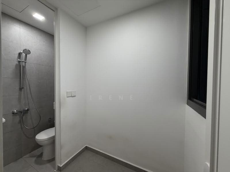 Parc Clematis, 8C Jalan Lempeng, Buona Vista / West Coast / Clementi New Town, 3 Bedrooms, 1,044 sqft, Condominium For Sale, by Irene See, 500261971 - Bathroom - PropertyGuru.com.sg