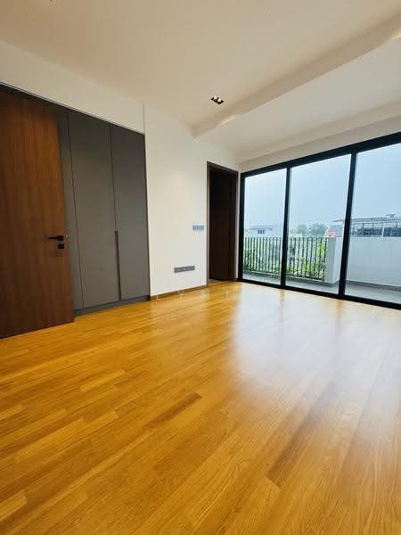 Brand-New 3.5 Storey Inter-Terrace House With Attic & Home Lift, Sembawang / Yishun, 5 Bedrooms, 4,834 sqft, Terraced House For Sale, by Lynn Loh, 500261983 - Bedroom - PropertyGuru.com.sg