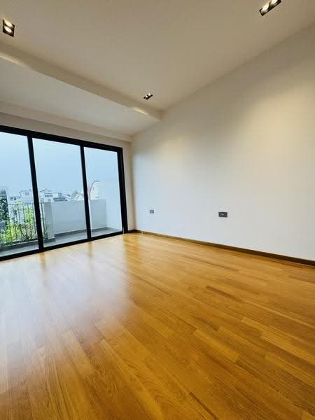 Brand-New 3.5 Storey Inter-Terrace House With Attic & Home Lift, Sembawang / Yishun, 5 Bedrooms, 4,834 sqft, Terraced House For Sale, by Lynn Loh, 500261983 - Balcony - PropertyGuru.com.sg