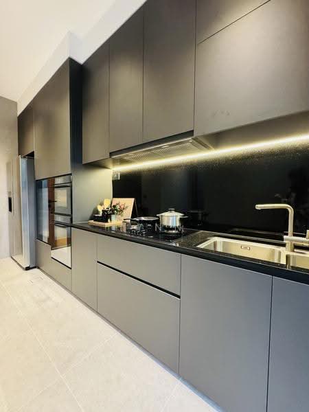 Brand-New 3.5 Storey Inter-Terrace House With Attic & Home Lift, Sembawang / Yishun, 5 Bedrooms, 4,834 sqft, Terraced House For Sale, by Lynn Loh, 500261983 - Kitchen - PropertyGuru.com.sg