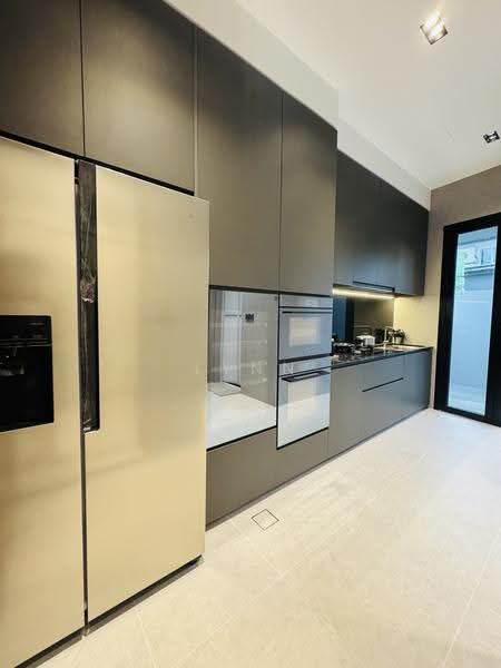 Brand-New 3.5 Storey Inter-Terrace House With Attic & Home Lift, Sembawang / Yishun, 5 Bedrooms, 4,834 sqft, Terraced House For Sale, by Lynn Loh, 500261983 - Kitchen - PropertyGuru.com.sg