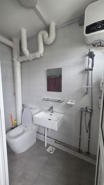417 Pasir Ris Drive 6, 417 Pasir Ris Drive 6, Pasir Ris / Tampines, Room Rental, 150 sqft, HDB Flat For Rent, by Danny Yeo, 500261995 - Bathroom - PropertyGuru.com.sg
