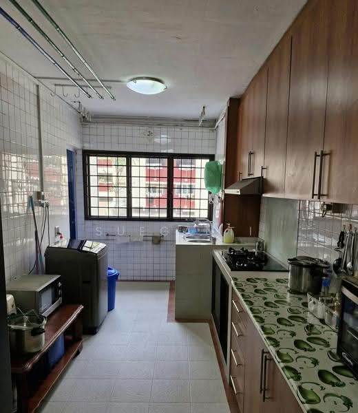430 Jurong West Avenue 1, 430 Jurong West Avenue 1, Boon Lay / Jurong / Tuas, 3 Bedrooms, 1,050 sqft, HDB Flat For Sale, by Sueganti (Sue), 500262002 - Kitchen - PropertyGuru.com.sg