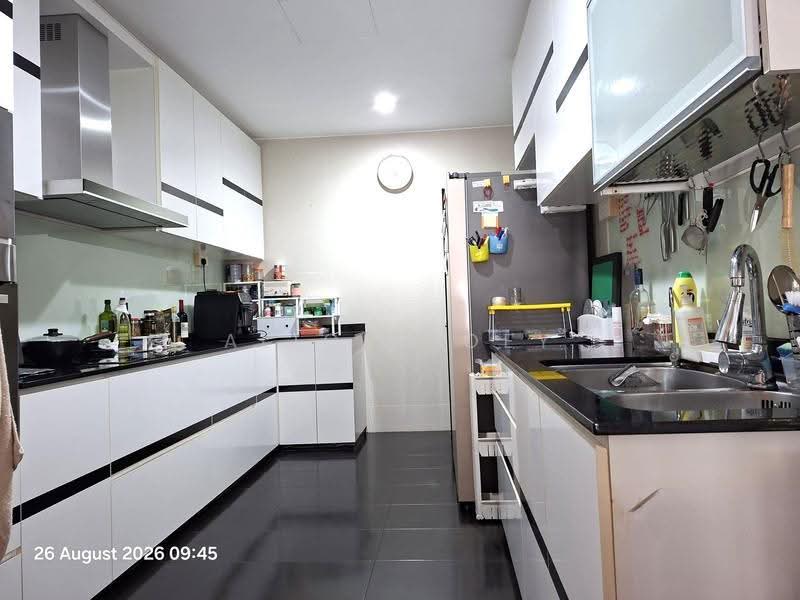 Canary Park, Jalan Simpang Bedok, Bedok / Upper East Coast, 3 Bedrooms, 3,170 sqft, Terraced House For Sale, by Alice Boey, 500262013 - Kitchen - PropertyGuru.com.sg