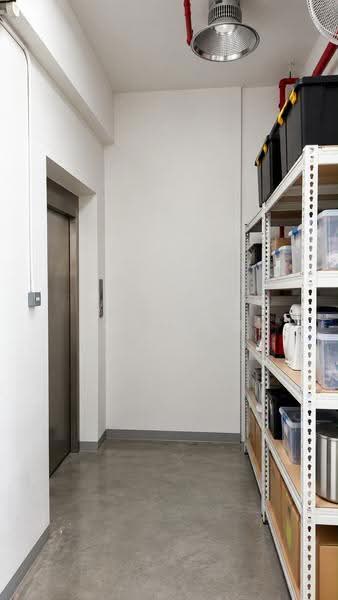 Kb Industrial Building, 10 Kaki Bukit Road 1, Eunos / Geylang / Paya Lebar, 4,542 sqft, Factory / Workshop (B2) For Sale, by William Tan 陳威誦, 500262023 - Corridor - CommercialGuru.com.sg