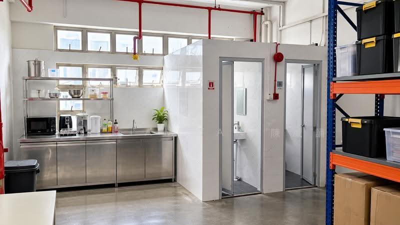 Kb Industrial Building, 10 Kaki Bukit Road 1, Eunos / Geylang / Paya Lebar, 4,542 sqft, Factory / Workshop (B2) For Sale, by William Tan 陳威誦, 500262023 - Kitchen - CommercialGuru.com.sg