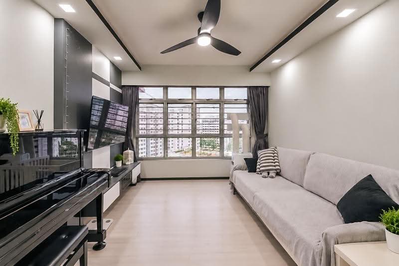 780C Woodlands Crescent, 780C Woodlands Crescent, Admiralty / Woodlands, 3 Bedrooms, 990 sqft, HDB Flat For Sale, by Selene Teh, 500262039 - Living Room - PropertyGuru.com.sg