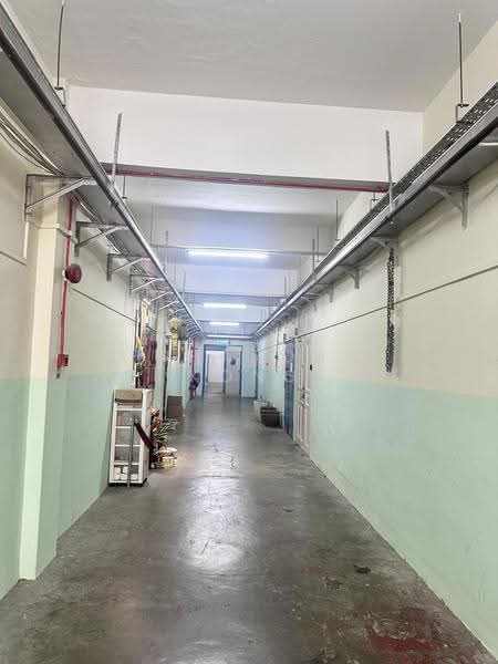 Golden Wall Flatted Factory, 2 Jalan Rajah, Balestier / Toa Payoh, 95 sqft, Light Industrial (B1) For Rent, by Sharon Kong, 500262040 - Corridor - CommercialGuru.com.sg