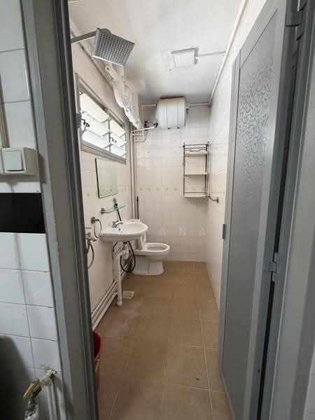 638 Pasir Ris Drive 1, 638 Pasir Ris Drive 1, Pasir Ris / Tampines, 4 Bedrooms, 1,313 sqft, HDB Flat For Rent, by Anjana Agarwal, 500262042 - Bathroom - PropertyGuru.com.sg