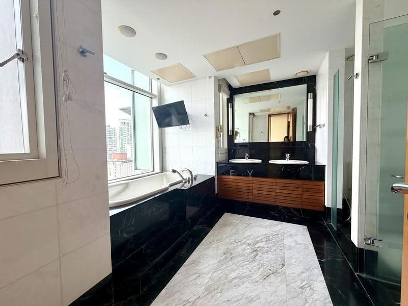 Setia Residences, 11 Evelyn Road, Newton / Novena, 4 Bedrooms, 3,348 sqft, Apartment For Rent, by Shelley Han, 500262048 - Master bathroom - PropertyGuru.com.sg