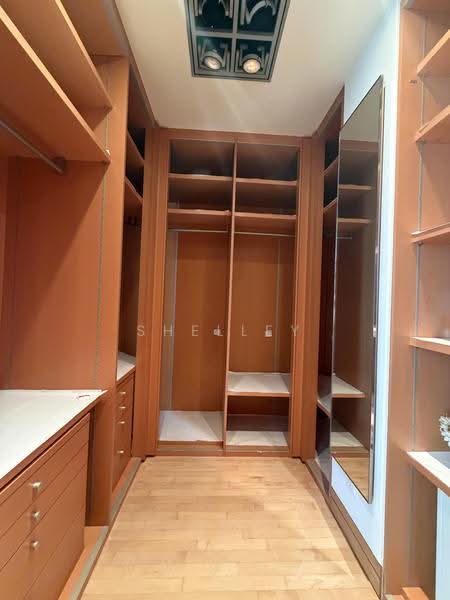 Setia Residences, 11 Evelyn Road, Newton / Novena, 4 Bedrooms, 3,348 sqft, Apartment For Rent, by Shelley Han, 500262048 - Walk in wardrobe - PropertyGuru.com.sg