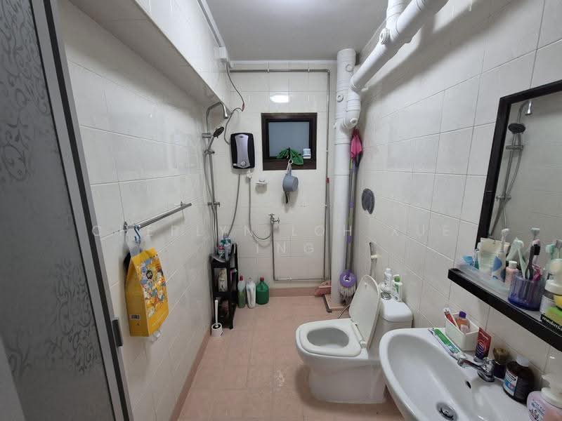 Blk 640 Woodlands Ring Road, , Room Rental, 120 sqft, HDB Flat For Rent, by Cherlyn Loh Xue Ting, 500262050 - Bathroom - PropertyGuru.com.sg