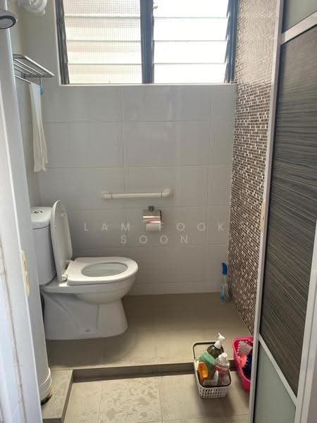 95 Bedok North Avenue 4, 95 Bedok North Avenue 4, Bedok / Upper East Coast, Room Rental, 100 sqft, HDB Flat For Rent, by Lam Fook Soon, 500262051 - Bathroom - PropertyGuru.com.sg