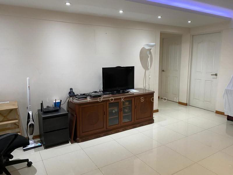 95 Bedok North Avenue 4, 95 Bedok North Avenue 4, Bedok / Upper East Coast, Room Rental, 100 sqft, HDB Flat For Rent, by Lam Fook Soon, 500262051 - Living Room - PropertyGuru.com.sg
