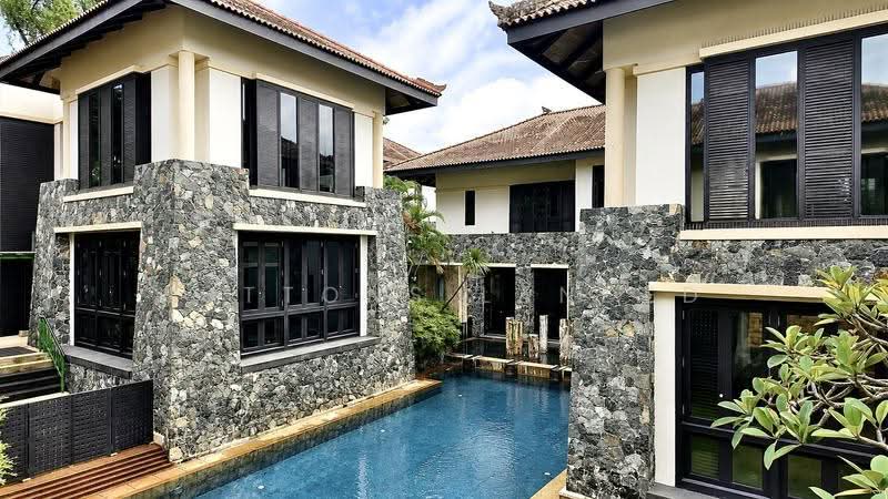 Exquisite Hilltop Balinese Sanctuary (GCB) at Prestigious Chatsworth (Dist 10), Tanglin / Holland / Bukit Timah, 10+ Bedrooms, 28,000 sqft, Good Class Bungalow For Sale, by WILLI CHING, 500262052 - Exterior - PropertyGuru.com.sg