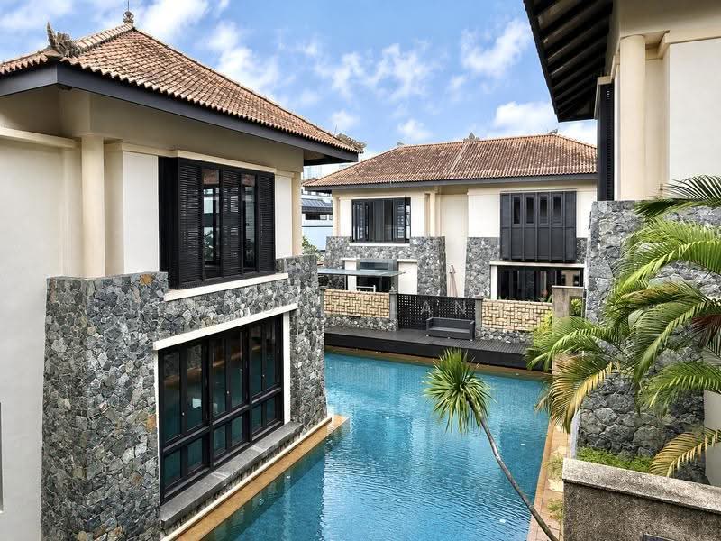 Exquisite Hilltop Balinese Sanctuary (GCB) at Prestigious Chatsworth (Dist 10), Tanglin / Holland / Bukit Timah, 10+ Bedrooms, 28,000 sqft, Good Class Bungalow For Sale, by WILLI CHING, 500262052 - Exterior - PropertyGuru.com.sg