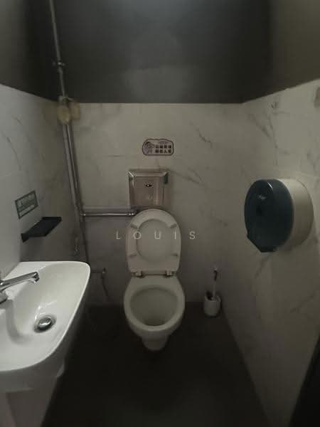 Little India Shop Houses, 161 Jalan Besar, Farrer Park / Serangoon Rd, 1,200 sqft, Office For Rent, by Louis Ang, 500262054 - Bathroom - CommercialGuru.com.sg