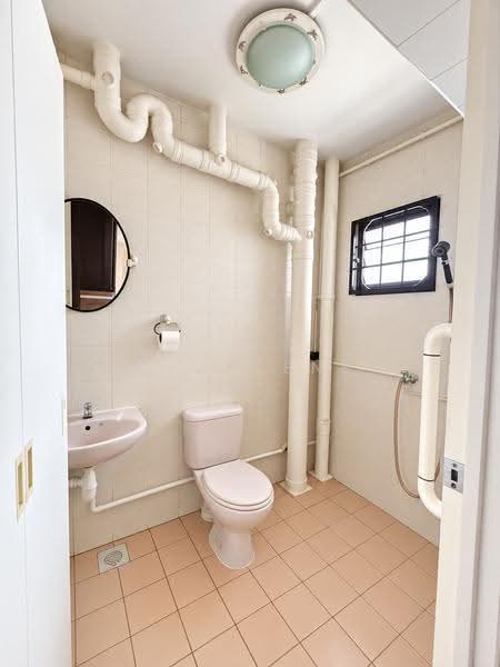 188B Rivervale Drive, 188B Rivervale Drive, Hougang / Punggol / Sengkang, 3 Bedrooms, 1,033 sqft, HDB Flat For Sale, by Sharlene Teo, 500262079 - Bathroom - PropertyGuru.com.sg