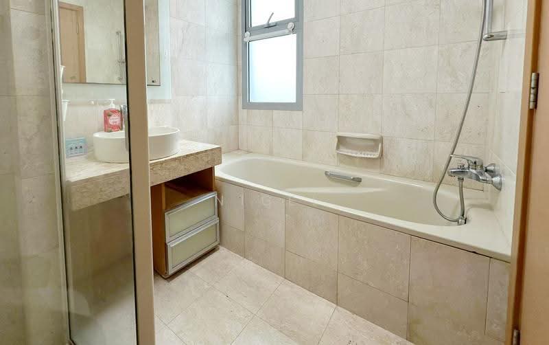 Hillview Regency, 28 Bukit Batok East Avenue 2, Dairy Farm / Bukit Panjang / Choa Chu Kang, Room Rental, 200 sqft, Condominium For Rent, by Nigel Eng, 500262093 - Bathroom - PropertyGuru.com.sg