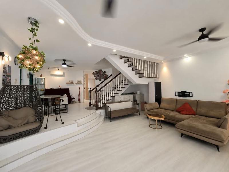 Walk to Kembangan MRT! Within 2km to Tao Nan!, East Coast / Marine Parade, 5 Bedrooms, 2,800 sqft, Corner Terrace For Sale, by Yan Lim, 500262102 - Living Room - PropertyGuru.com.sg