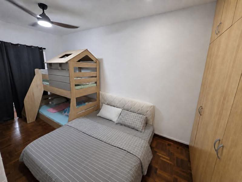 Walk to Kembangan MRT! Within 2km to Tao Nan!, East Coast / Marine Parade, 5 Bedrooms, 2,800 sqft, Corner Terrace For Sale, by Yan Lim, 500262102 - Bedroom - PropertyGuru.com.sg