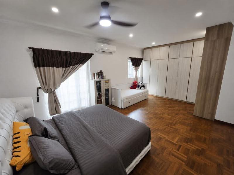 Walk to Kembangan MRT! Within 2km to Tao Nan!, East Coast / Marine Parade, 5 Bedrooms, 2,800 sqft, Corner Terrace For Sale, by Yan Lim, 500262102 - Bedroom - PropertyGuru.com.sg
