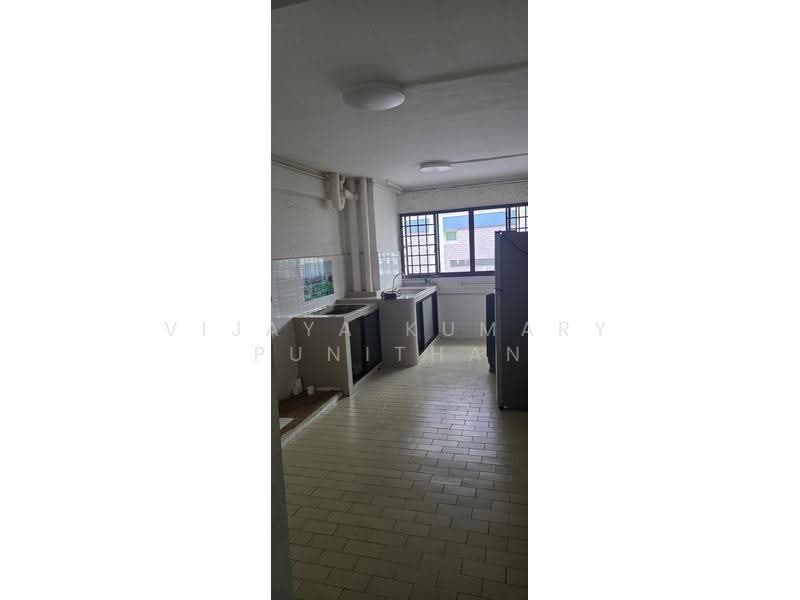 228 Bukit Batok Central, 228 Bukit Batok Central, Dairy Farm / Bukit Panjang / Choa Chu Kang, 2 Bedrooms, 721 sqft, HDB Flat For Sale, by Vijaya Kumary Punithan, 500262133 - PropertyGuru.com.sg