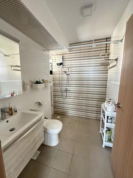 420D Northshore Drive, 420D Northshore Drive, Hougang / Punggol / Sengkang, 3 Bedrooms, 1,012 sqft, HDB Flat For Sale, by Cindy Leow, 500262141 - Bathroom - PropertyGuru.com.sg