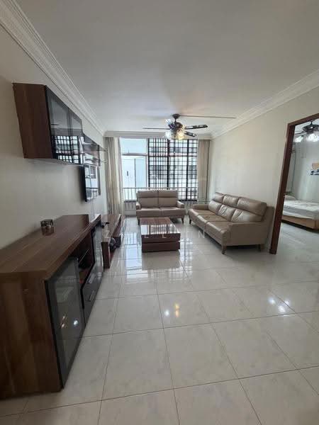 82 Lorong 4 Toa Payoh, 82 Lorong 4 Toa Payoh, Balestier / Toa Payoh, 3 Bedrooms, 1,119 sqft, HDB Flat For Sale, by Zoelyn Lim, 500262170 - Living Room - PropertyGuru.com.sg