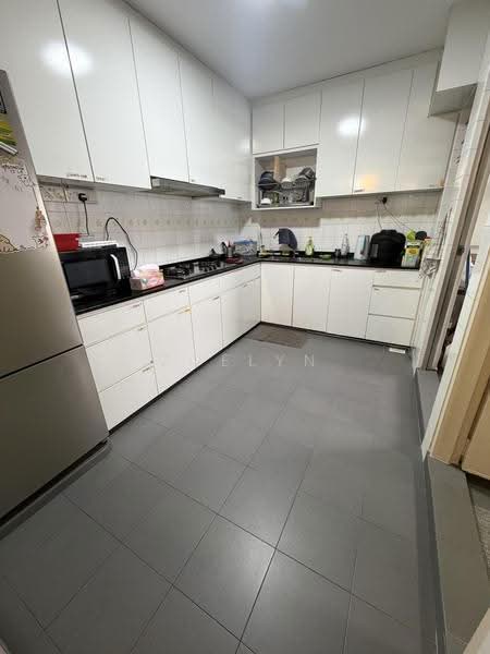 82 Lorong 4 Toa Payoh, 82 Lorong 4 Toa Payoh, Balestier / Toa Payoh, 3 Bedrooms, 1,119 sqft, HDB Flat For Sale, by Zoelyn Lim, 500262170 - Kitchen - PropertyGuru.com.sg