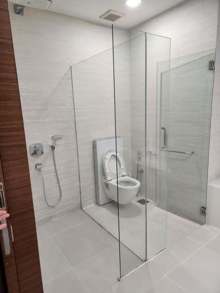 Lemon Ave, Lemon Avenue, Tanglin / Holland / Bukit Timah, 6 Bedrooms, 5,000 sqft, Terraced House For Rent, by Stella Ng, 500262189 - Bathroom - PropertyGuru.com.sg