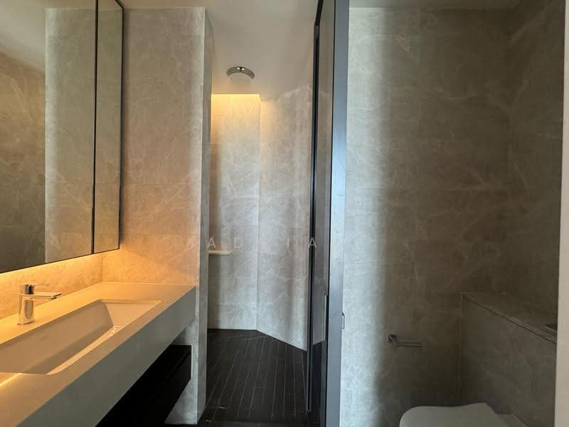 Amber Park, 18 Amber Gardens, East Coast / Marine Parade, 2 Bedrooms, 700 sqft, Condominium For Sale, by Adrian Koh, 500262198 - Bathroom - PropertyGuru.com.sg