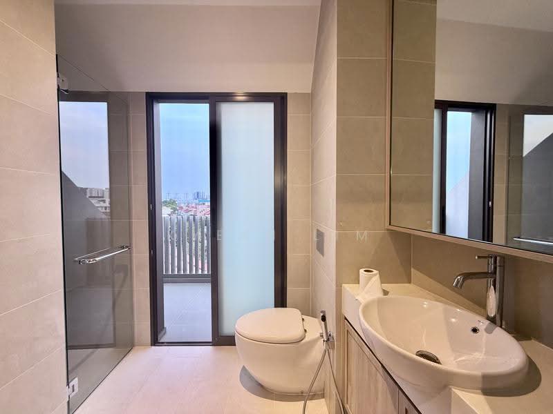 Atlassia, 40 Joo Chiat Place, East Coast / Marine Parade, 4 Bedrooms, 1,227 sqft, Condominium For Rent, by Kyean Lim, 500262199 - Bathroom - PropertyGuru.com.sg