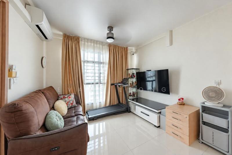 419A Northshore Drive, 419A Northshore Drive, Hougang / Punggol / Sengkang, 2 Bedrooms, 721 sqft, HDB Flat For Sale, by Evans Leong, 500262201 - Living Room - PropertyGuru.com.sg