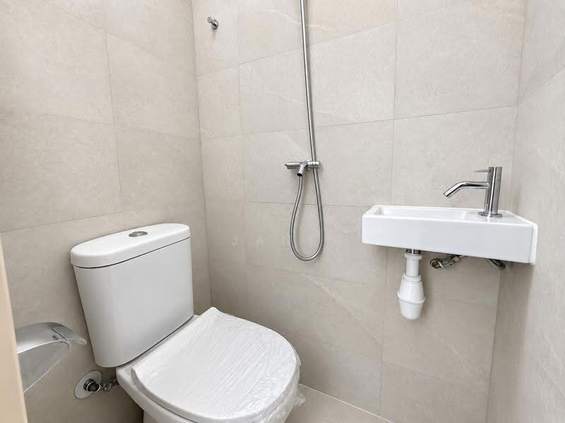 Norwood Grand, Admiralty / Woodlands, 4 Bedrooms, 1,313 sqft, Condominium For Rent, by Jane Fong, 500262219 - Bathroom - PropertyGuru.com.sg