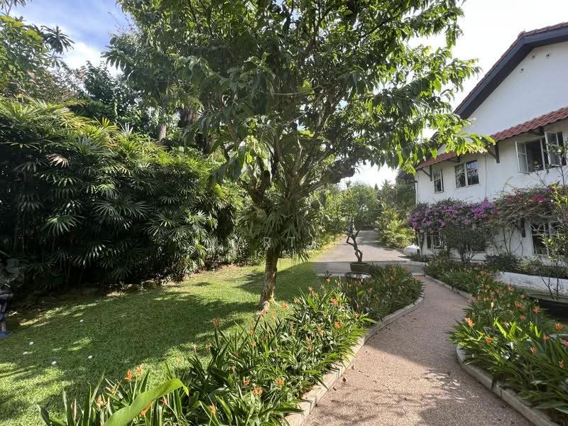 PRIME REGULAR PLOT!! PRESTIGIOUS ENCLAVE!!, Leedon Park | Bin Tong Park, Tanglin / Holland / Bukit Timah, 4 Bedrooms, 4,000 sqft, Good Class Bungalow For Sale, by Martin Goh 吴伟楠, 500262222 - Exterior - PropertyGuru.com.sg